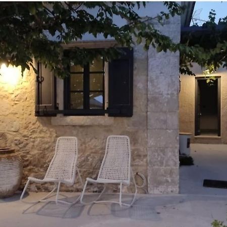 Villa Aiolia Kondoyenadha Exterior photo