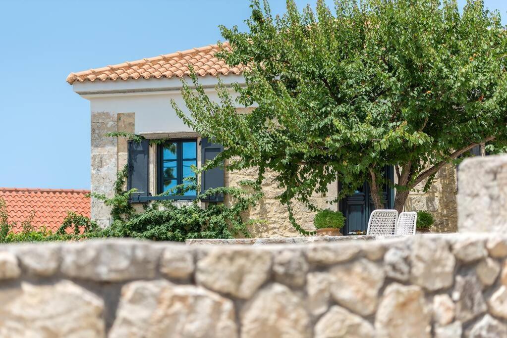 Villa Aiolia Kondoyenadha Exterior photo