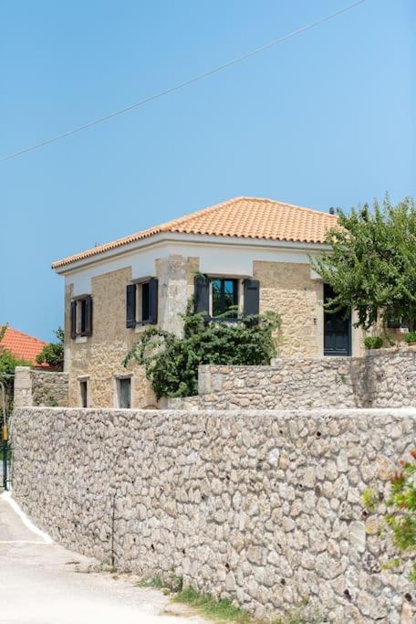 Villa Aiolia Kondoyenadha Exterior photo