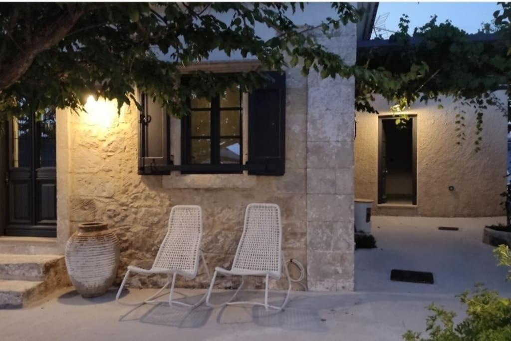 Villa Aiolia Kondoyenadha Exterior photo