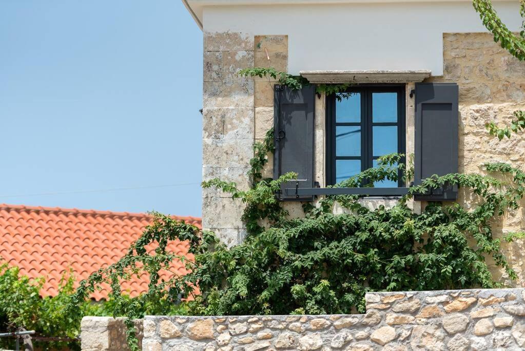 Villa Aiolia Kondoyenadha Exterior photo